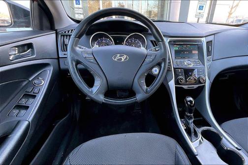 2011 Hyundai SONATA SE