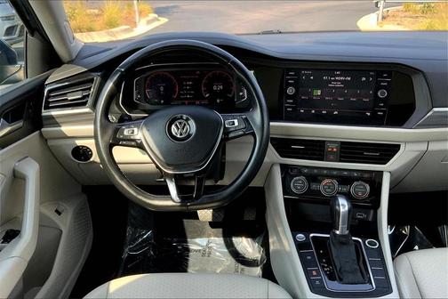 Photo 4 of 36 of 2019 Volkswagen Jetta 1.4T SEL