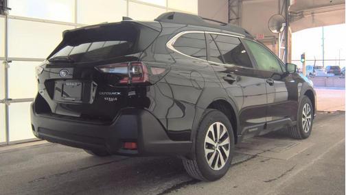 Crystal Black Silica 2025 Subaru Outback Premium