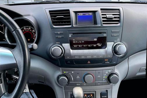 2011 Toyota Highlander SE