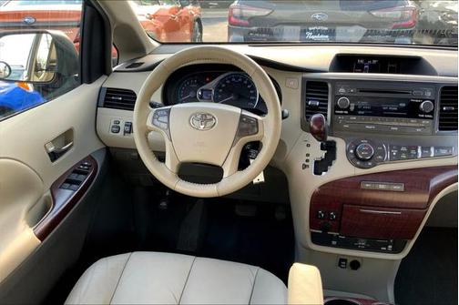 2011 Toyota Sienna XLE