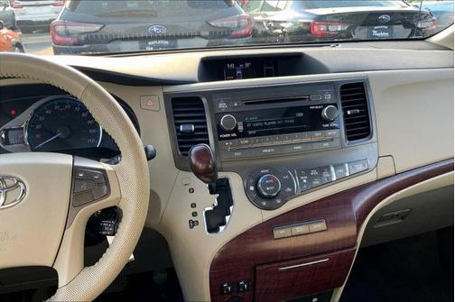 2011 Toyota Sienna XLE