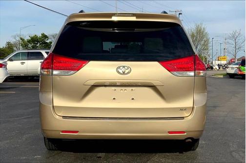 2011 Toyota Sienna XLE