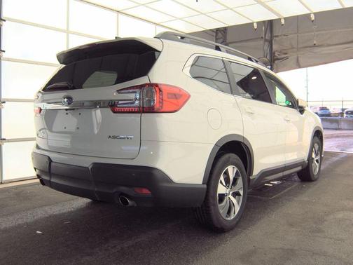 Crystal White Pearl 2025 Subaru Ascent Premium 7-Passenger
