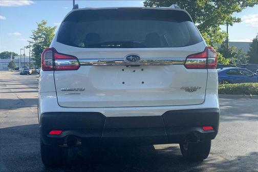 2022 Subaru Ascent Base 8-Passenger