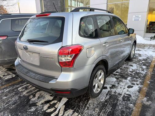 2015 Subaru Forester 2.5i