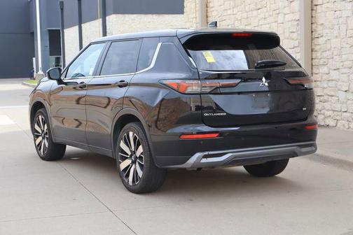 Labrador Black Pearl 2025 Mitsubishi Outlander Trail Edition S-AWC