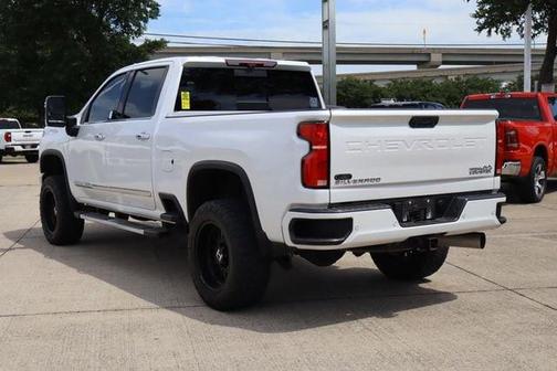 Iridescent Pearl Tricoat 2024 Chevrolet Silverado 2500 High Country