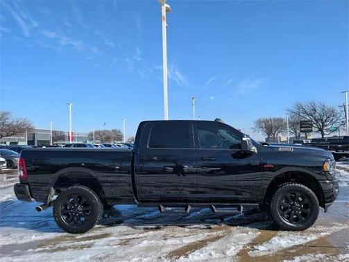 2023 RAM 3500 Big Horn Crew Cab 4x4 6'4' Box