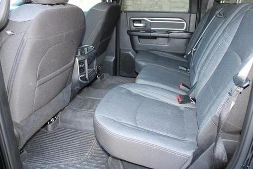 2023 RAM 3500 Big Horn Crew Cab 4x4 6'4' Box