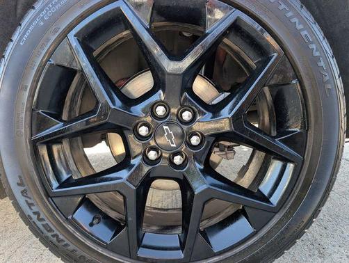 Radiant Red Tintcoat 2024 Chevrolet Traverse RS