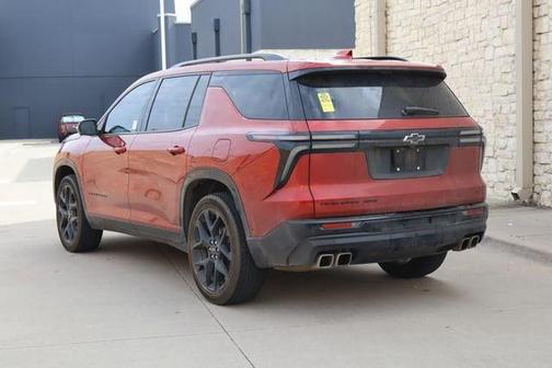 Radiant Red Tintcoat 2024 Chevrolet Traverse RS