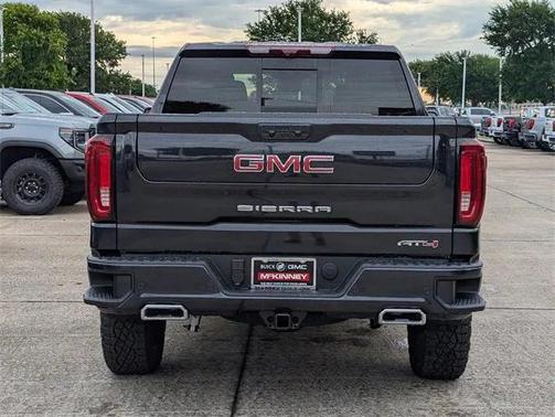 2025 GMC Sierra 1500 AT4