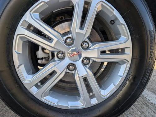 Summit White 2024 GMC Terrain SLE