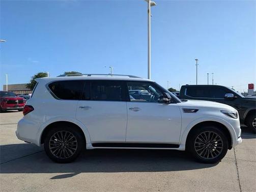 2024 INFINITI QX80 SENSORY AWD