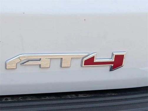 2025 GMC Yukon XL 4WD AT4