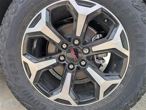 2025 GMC Yukon XL 4WD AT4