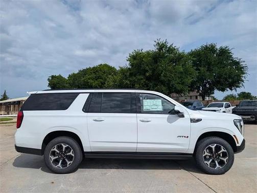 2025 GMC Yukon XL 4WD AT4