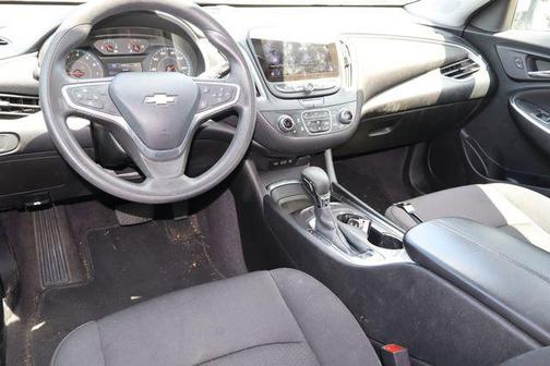 Silver Ice Metallic 2022 Chevrolet Malibu FWD LT