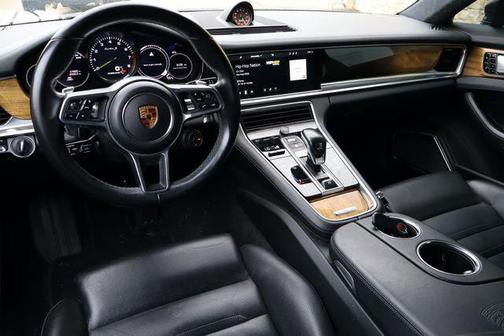 2018 Porsche Panamera Turbo