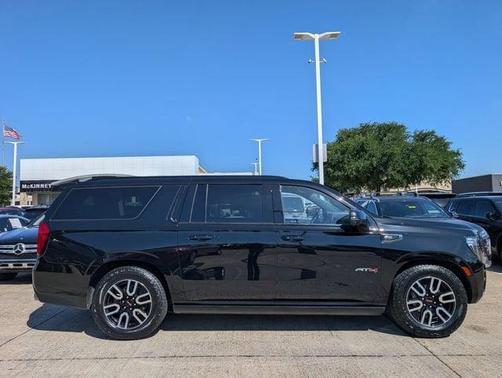 Onyx Black 2023 GMC Yukon XL 4WD AT4