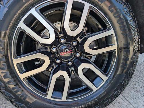 Onyx Black 2023 GMC Yukon XL 4WD AT4