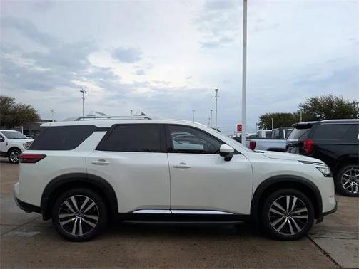 2024 Nissan Pathfinder Platinum 4WD