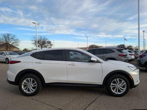 Summit White 2026 Buick Envista Preferred FWD