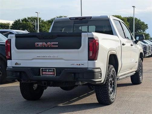 2025 GMC Sierra 1500 AT4X