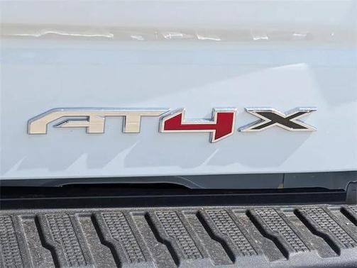 2025 GMC Sierra 1500 AT4X