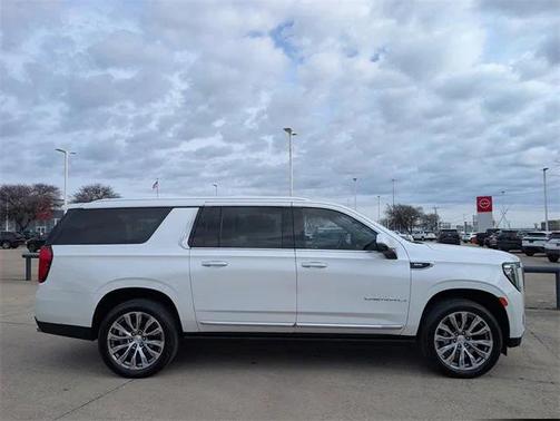 2022 GMC Yukon XL Denali