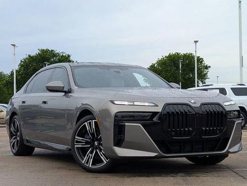 Oxide Grey Metallic 2023 BMW 740 i