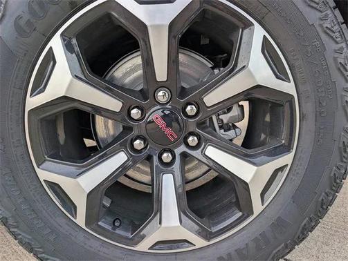 2026 GMC Yukon 4WD AT4