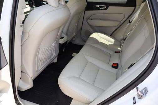 White 2021 Volvo XC60 T5 Momentum