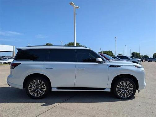 2025 INFINITI QX80 SENSORY AWD