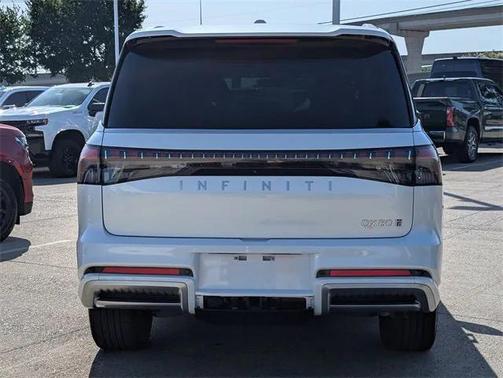 2025 INFINITI QX80 SENSORY AWD