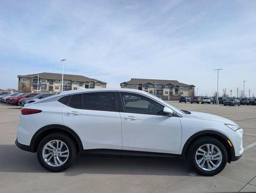 Summit White 2026 Buick Envista Preferred FWD