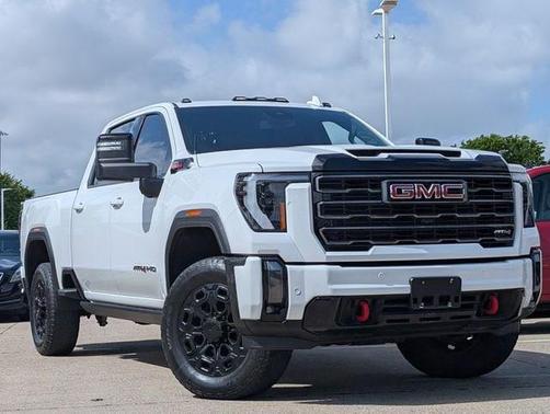 Summit White 2024 GMC Sierra 2500 AT4