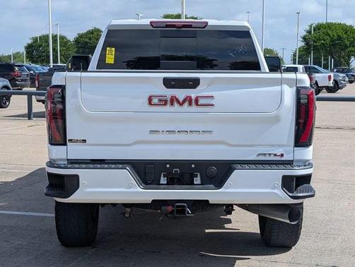 Summit White 2024 GMC Sierra 2500 AT4