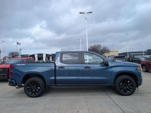 2024 Chevrolet Silverado 1500 Custom