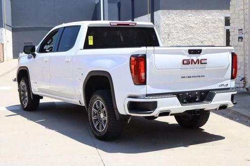 Summit White 2025 GMC Sierra 1500 AT4