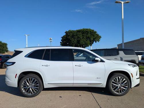Iridescent White Tricoat 2026 Buick Enclave Avenir FWD