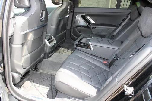 2024 BMW 760 i xDrive