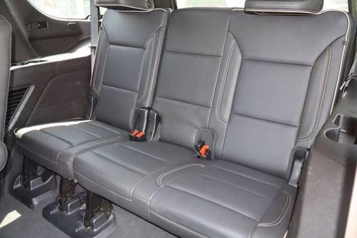 White Frost Tricoat 2021 GMC Yukon SLT