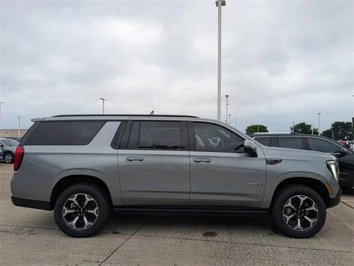 2025 GMC Yukon XL 4WD AT4