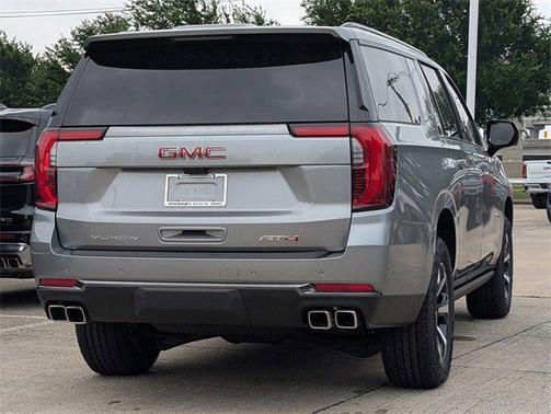 2025 GMC Yukon XL 4WD AT4