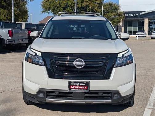 2023 Nissan Pathfinder Platinum FWD