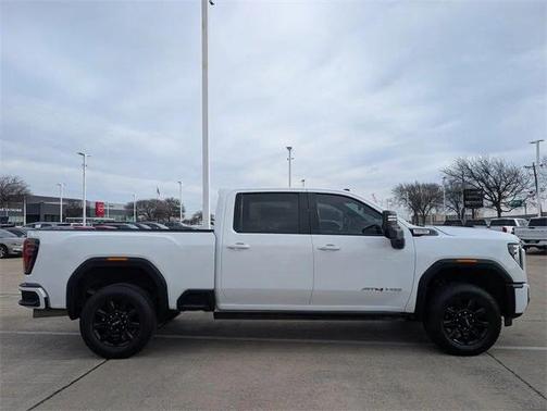 2024 GMC Sierra 2500 AT4