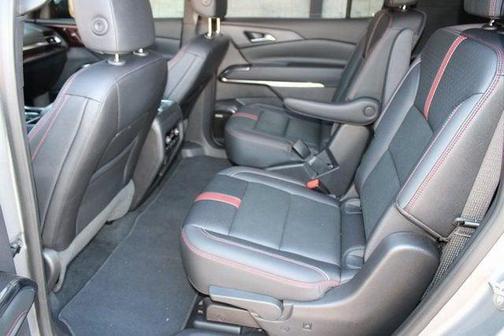 Sterling Gray Metallic 2024 Chevrolet Traverse RS