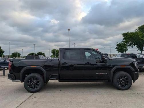 2025 GMC Sierra 2500 AT4